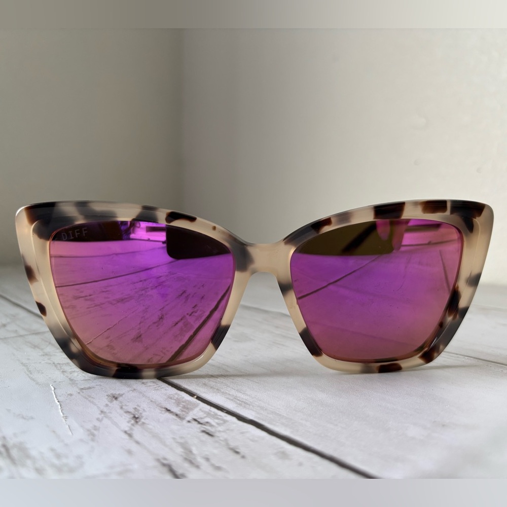 Diff Becky Cateye Oversized Sunglasses- Tortoise Pink